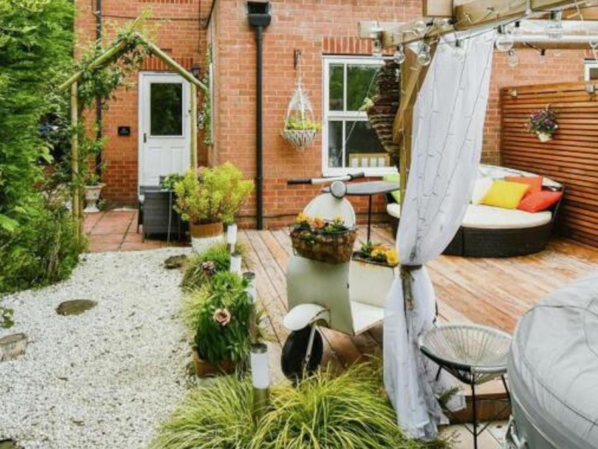 Cosy Garden Flat, Private Hot Tub & Four Poster Bed Apartment Йорк Екстериор снимка